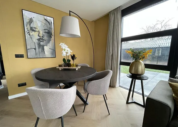 Edelhert, Moderne En Comfortabele Vakantiewoning Met Hottub! エルメロ